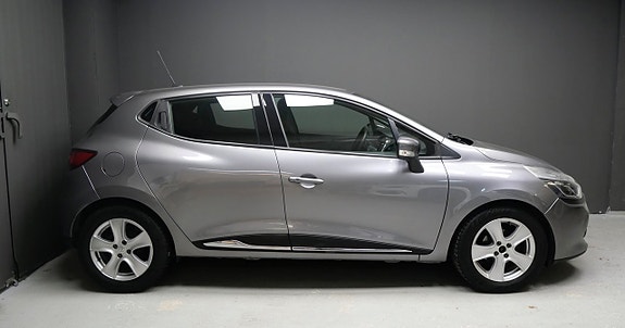 Renault Clio 2 of 5
