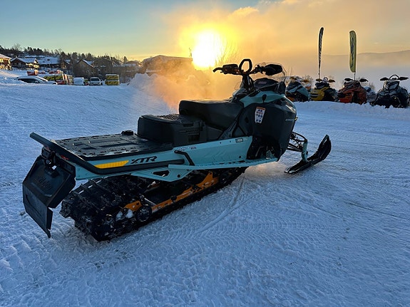 Ski-Doo Expedition Xtreme 850 E-Tec -24 *Moms 3 of 5