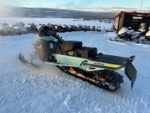 Ski-Doo Expedition Xtreme 850 E-Tec -24 *Moms 4 of 5