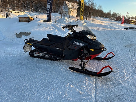 Ski-Doo Renegade XRS 850 E-Tec -21 2 of 5