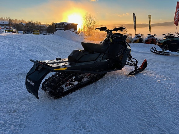 Ski-Doo Renegade XRS 850 E-Tec -21 3 of 5