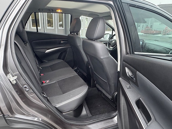 Suzuki S-Cross 13 of 28