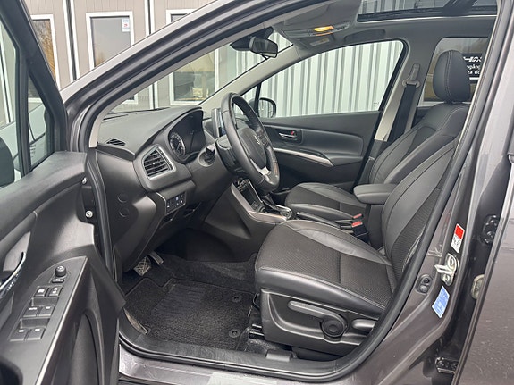 Suzuki S-Cross 22 of 28