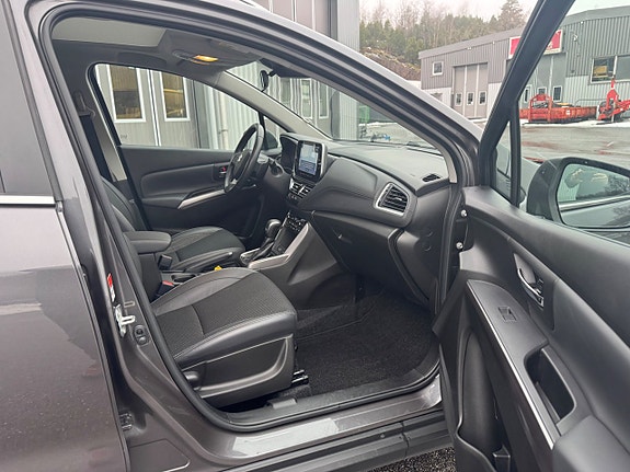 Suzuki S-Cross 15 of 28