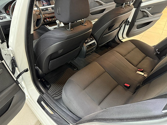 BMW 520d 4 of 5