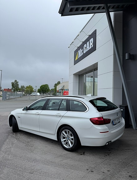 BMW 520d 2 of 5