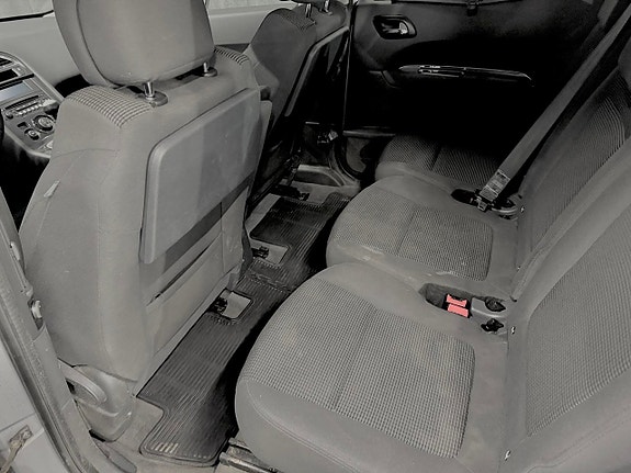 Peugeot 5008 9 of 12