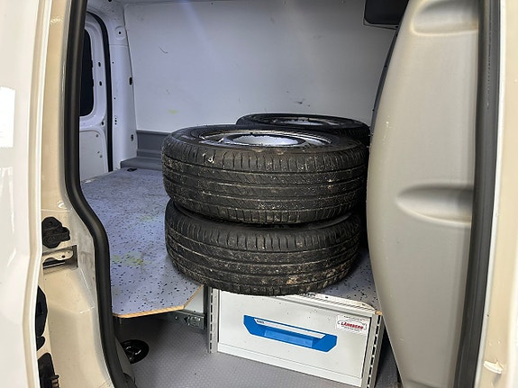 Volkswagen Caddy 8 of 15
