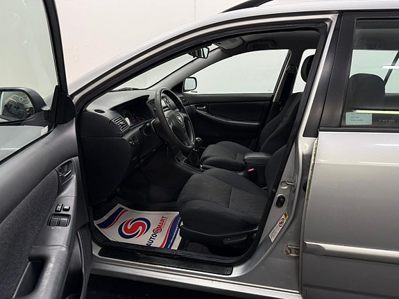 Toyota Corolla 14 of 16