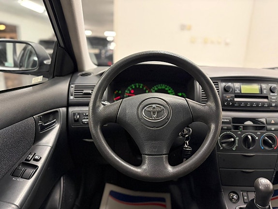 Toyota Corolla 5 of 16