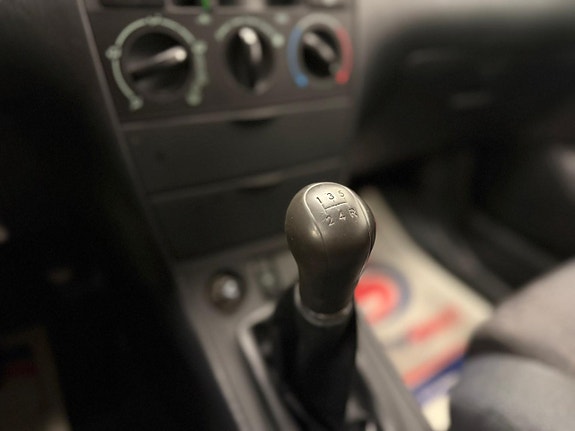 Toyota Corolla 12 of 16