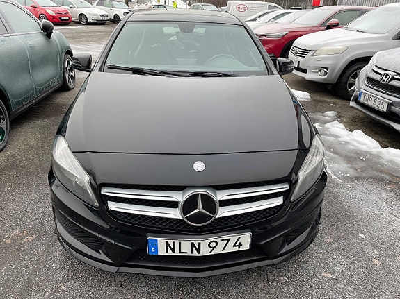 Mercedes-Benz A180 2 of 5