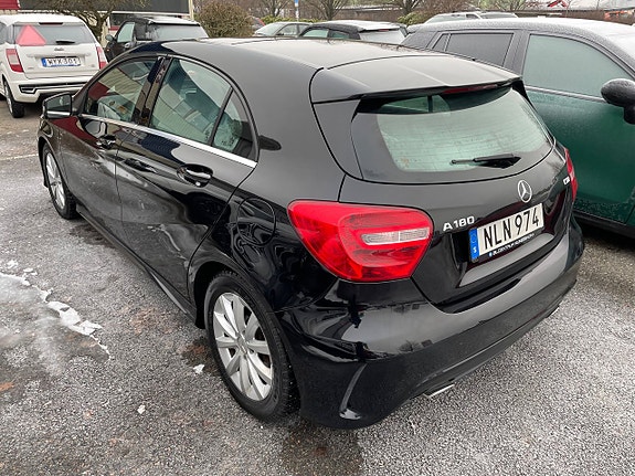 Mercedes-Benz A180 4 of 5