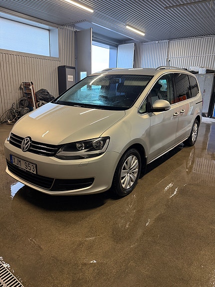 Volkswagen Sharan 3 of 5