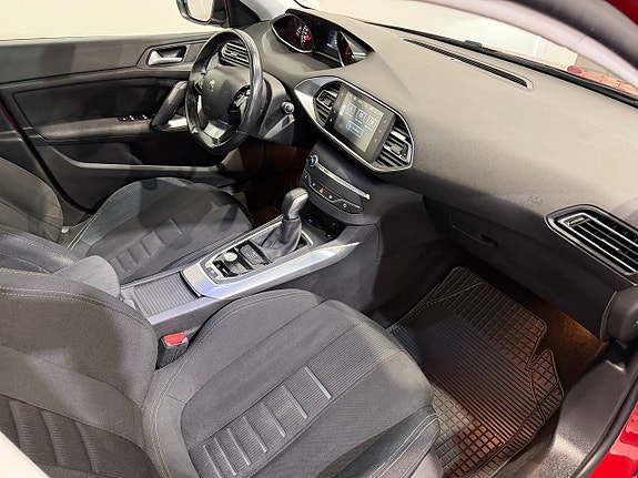 Peugeot 308 9 of 22