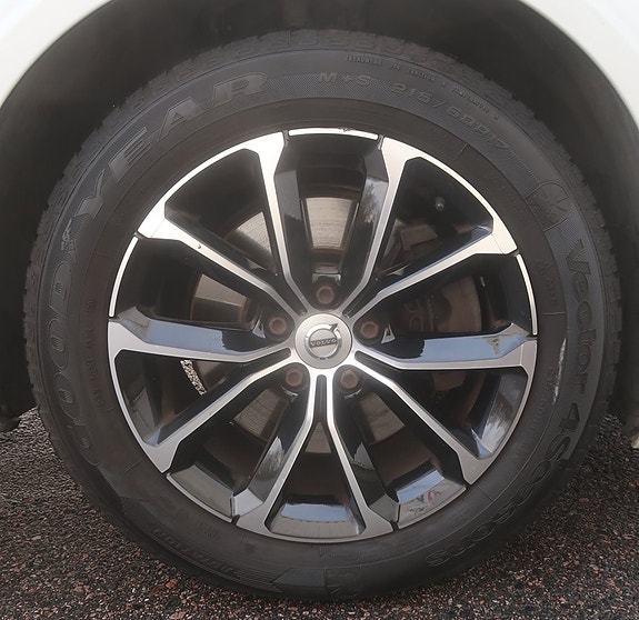 Volvo V90 23 of 27