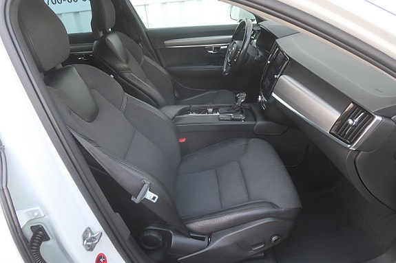 Volvo V90 10 of 27