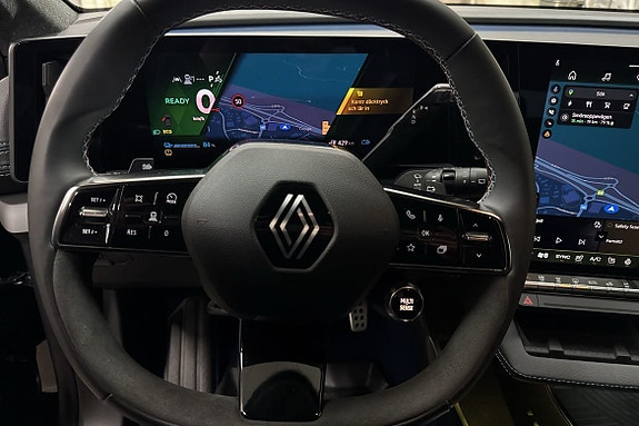 Renault Scenic E-Tech 15 of 23