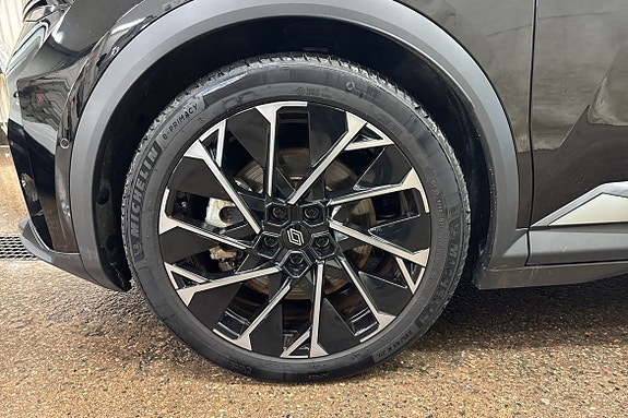 Renault Scenic E-Tech 11 of 23
