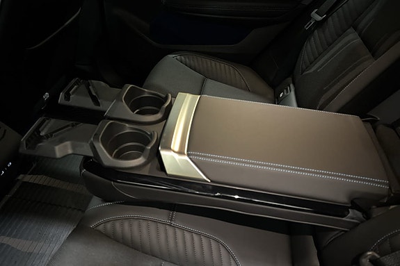 Renault Scenic E-Tech 16 of 23