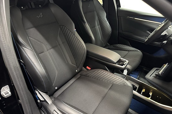 Renault Scenic E-Tech 19 of 23