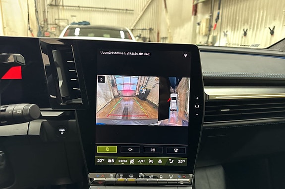 Renault Scenic E-Tech 13 of 23