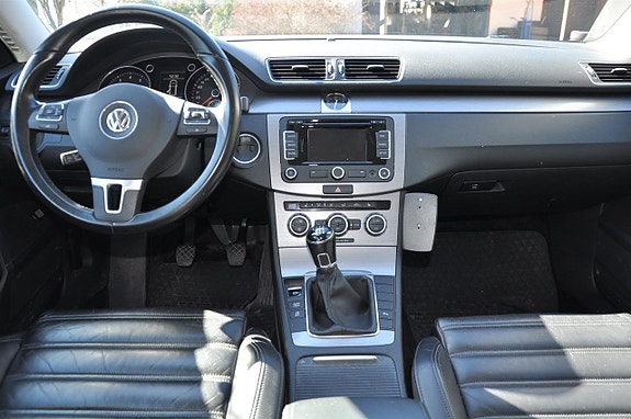 Volkswagen Passat 10 of 12