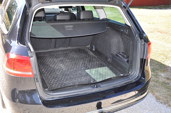 Volkswagen Passat 6 of 12