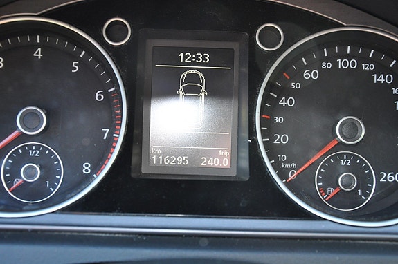 Volkswagen Passat 11 of 12