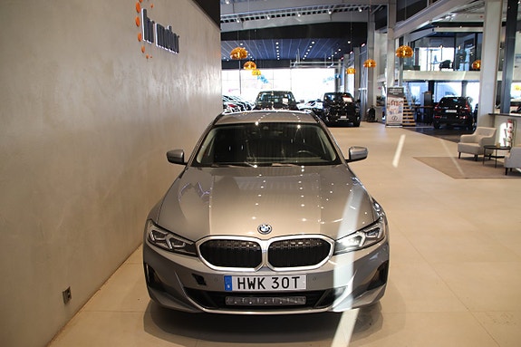 BMW 330e 3 of 5