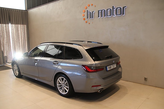 BMW 330e 5 of 5