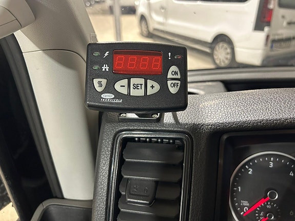 Volkswagen Crafter 14 of 14