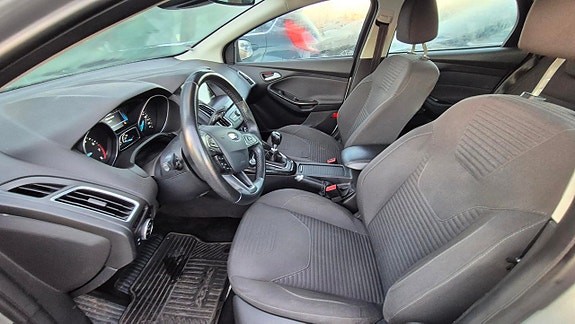 Ford Focus 11 of 14