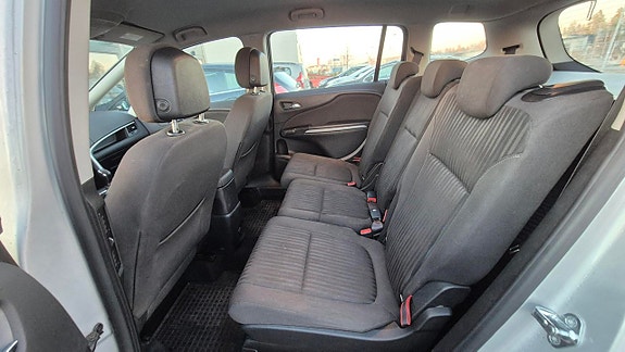 Opel Zafira Tourer 8 of 15