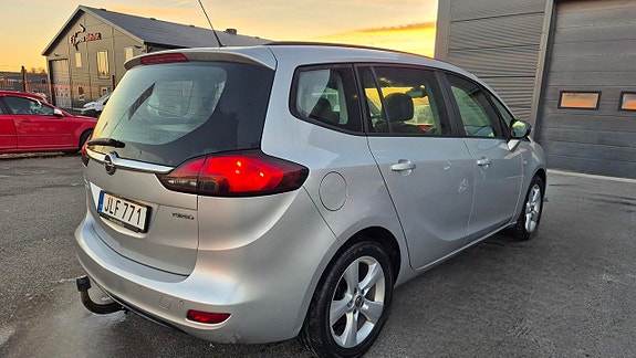 Opel Zafira Tourer 4 of 5