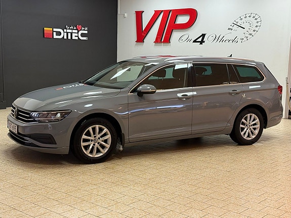 Volkswagen Passat 2 of 28