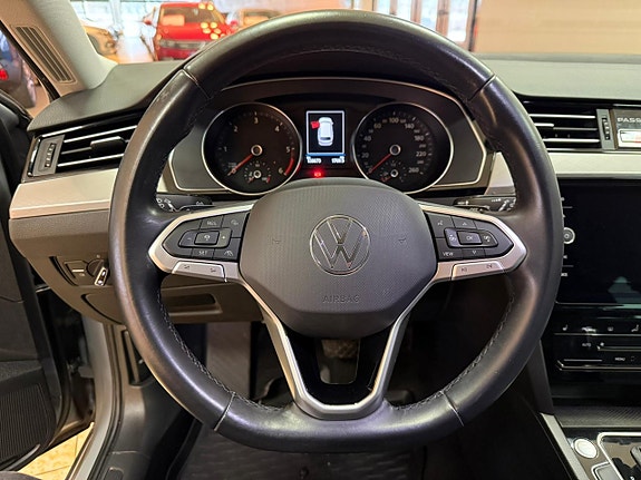 Volkswagen Passat 20 of 28