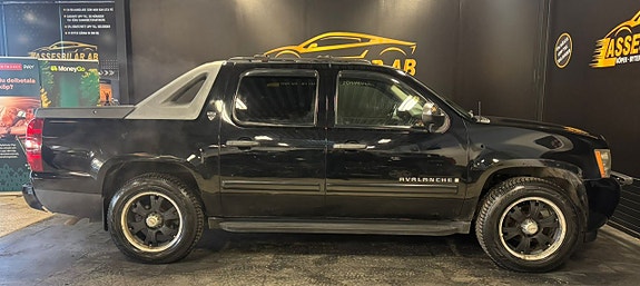 Chevrolet Avalanche 11 of 22