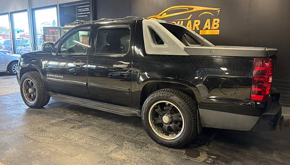 Chevrolet Avalanche 9 of 22