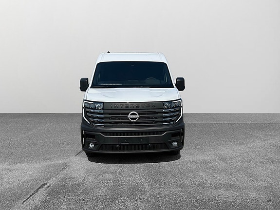 Nissan NV400 8 of 20