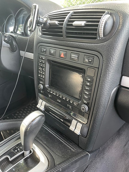 Porsche Cayenne 11 of 14