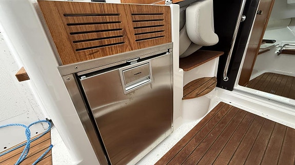 Aquador 25HT / Mercruiser 4,5l -20 RESERVERAD 4 of 5