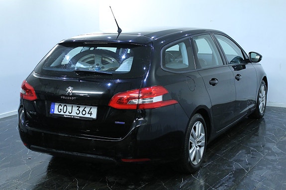 Peugeot 308 SW 7 of 9