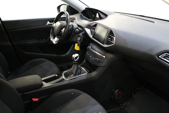 Peugeot 308 SW 8 of 9