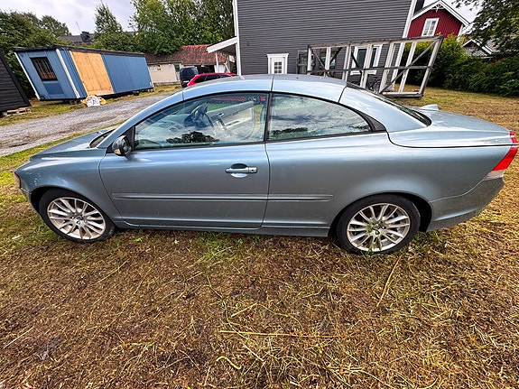 Volvo C70 2 of 5