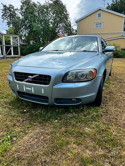 Volvo C70 3 of 5