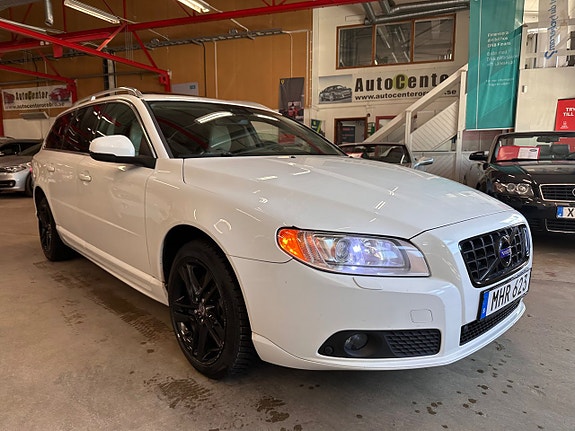 Volvo V70 3 of 13