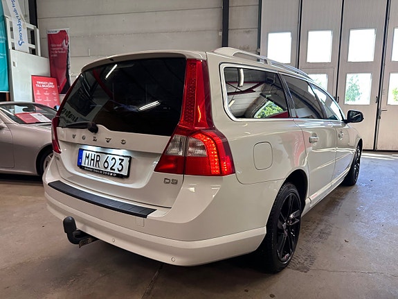 Volvo V70 4 of 13
