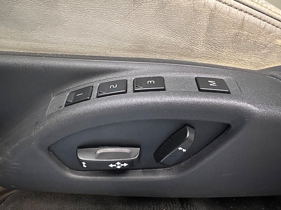 Volvo V70 11 of 13