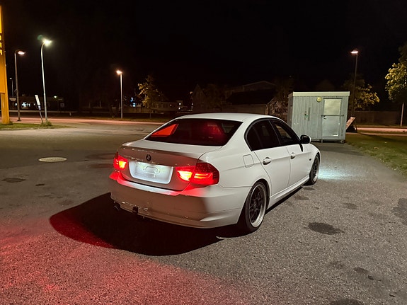 BMW 320d 5 of 5